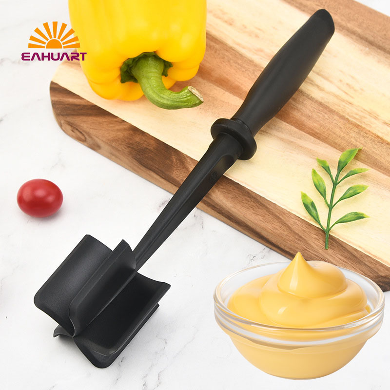 Powerful 5-Blade Meat Chopper– Breaks Up Meat in Seconds